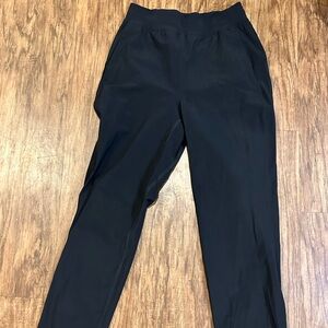 Black lulu joggers